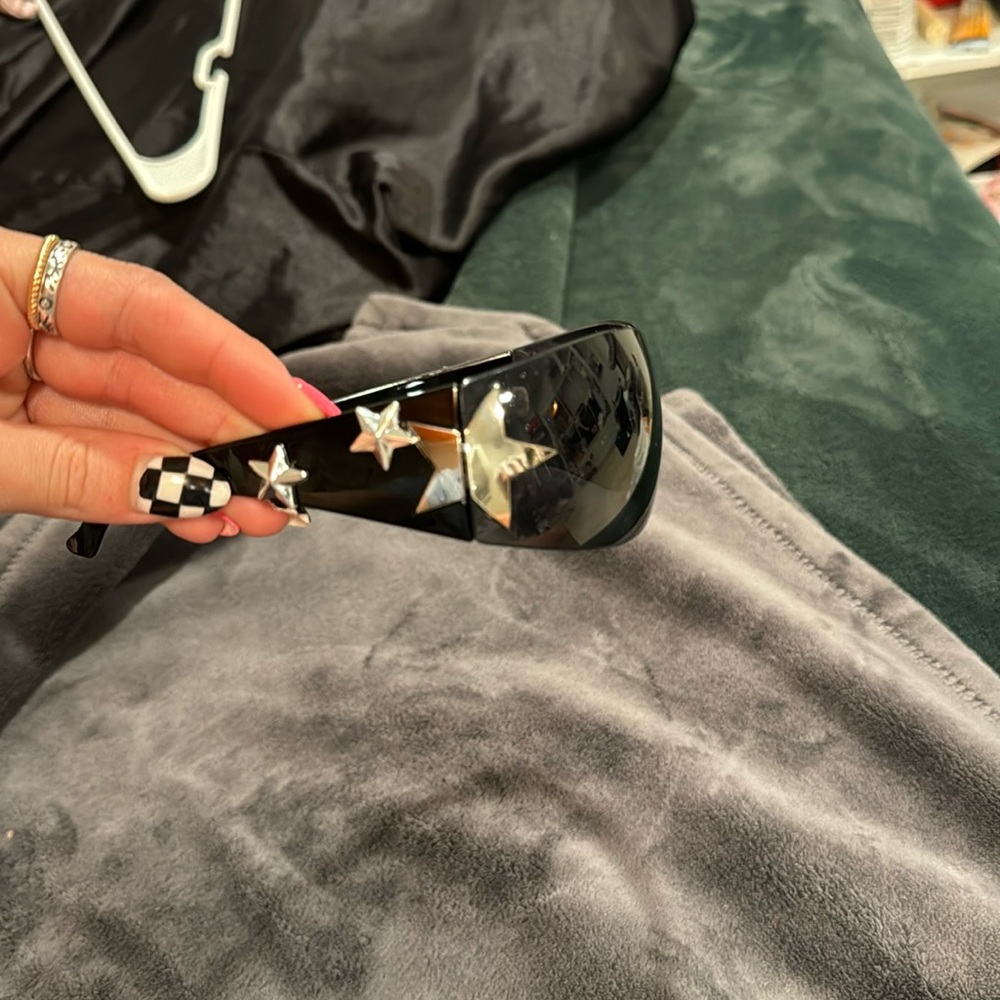 black star sun glasses